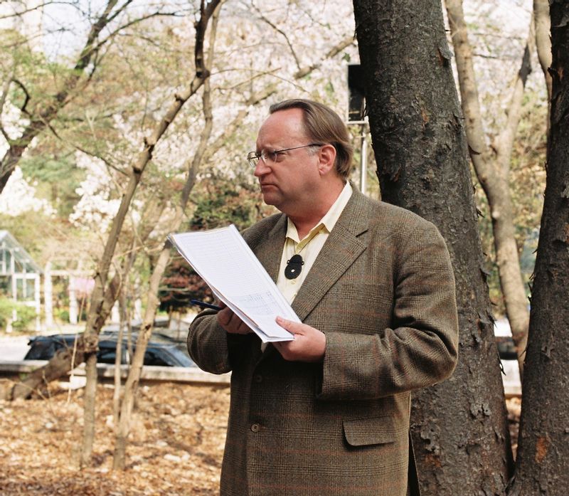 Seoul Private Tour - Pausing thoughtfully during a tour