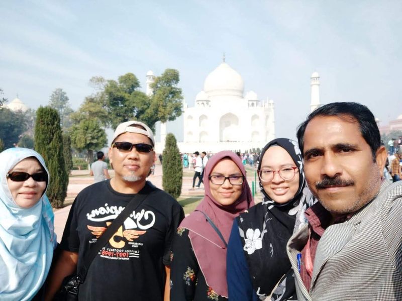 Agra Private Tour - Guest from Malaysia at Taj Mahal 