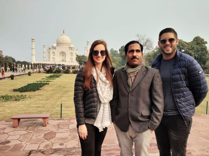 Agra Private Tour - With a beautiful couple at beautiful building 