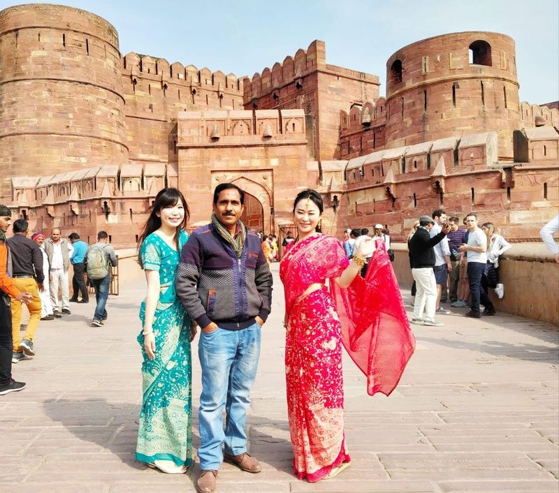 Agra Private Tour - With two Japanese guest at Agra Fort 