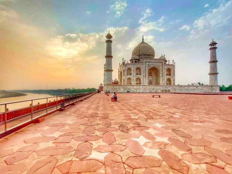 Uttar Pradesh Private Tour - Taj Mahal before sunset 