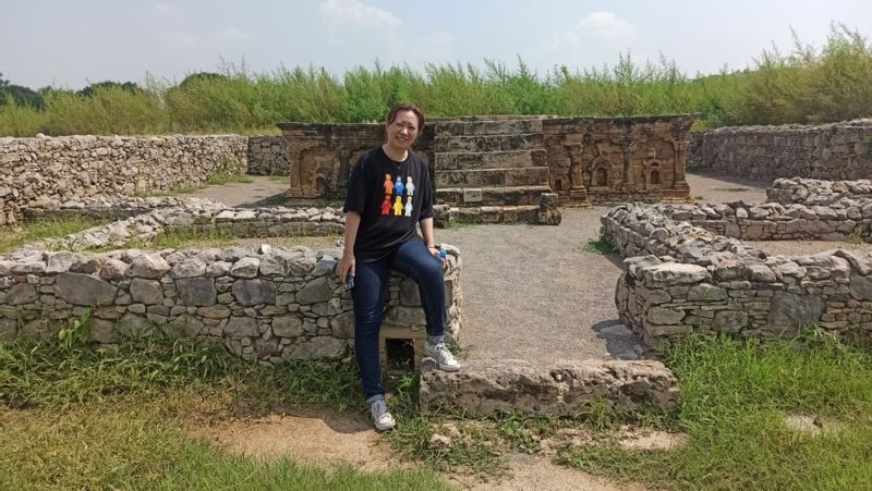 Islamabad Private Tour - CHINESE CLIENT AT SIKRPA TAXILA RUINS 