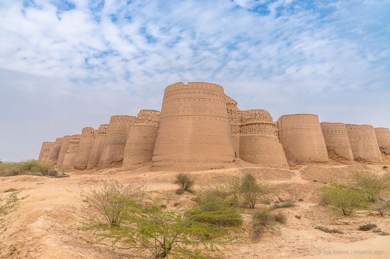 Islamabad Private Tour - Derawar fort 