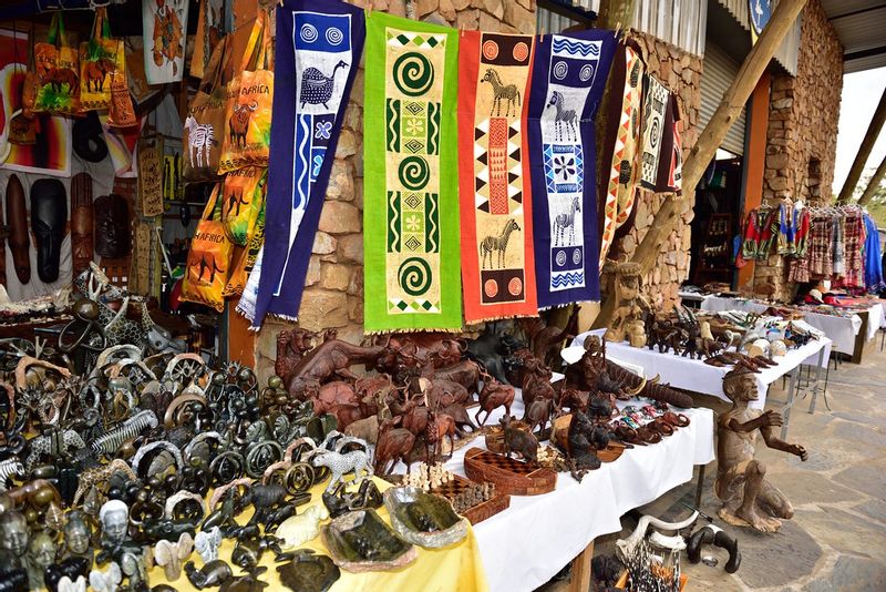 Johannesburg Private Tour - African Craft market