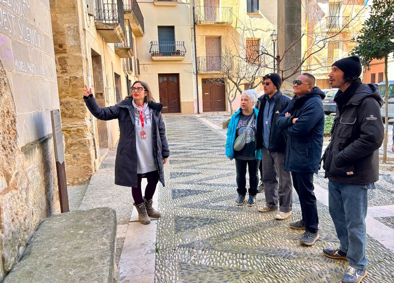 Catalonia Private Tour - Walking tour in Gandesa. Enjoying street art from local artist of the village.
