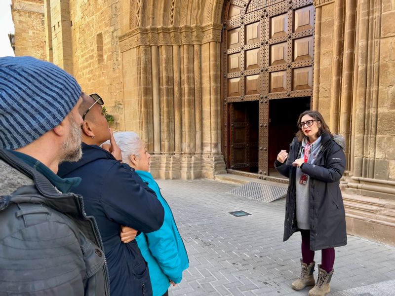 Catalonia Private Tour - Walking tour in Gandesa. Main entrance to the church of Mare de Déu de l'Assumpció.