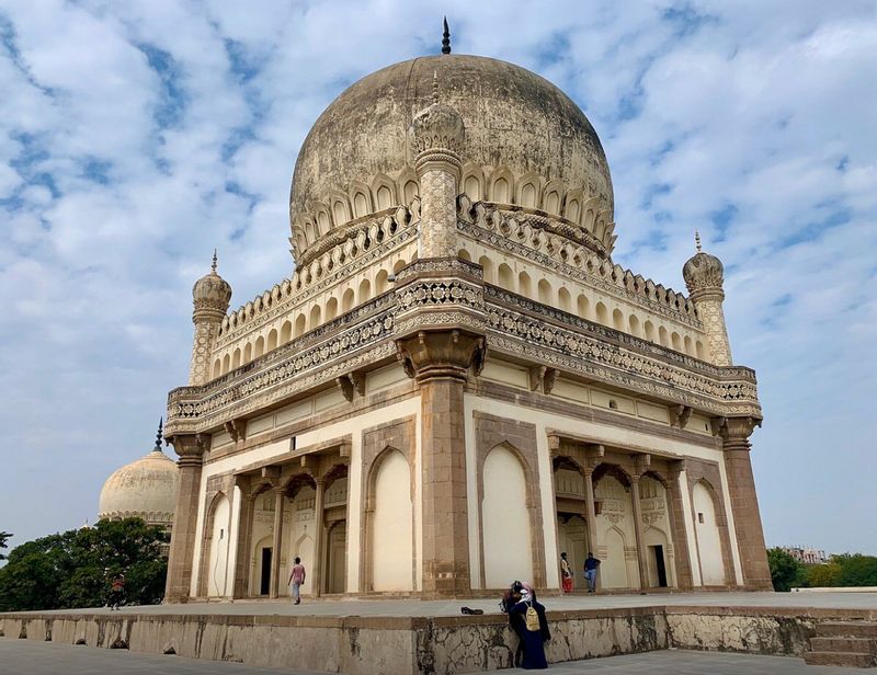 Hyderabad Private Tour - Golconda Tombs 