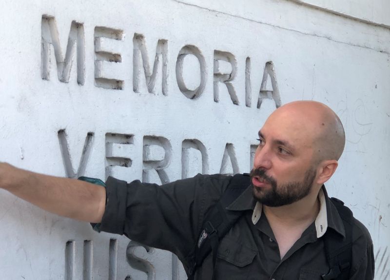 Buenos Aires Private Tour - Nicolás talking about the last military dictatorship.