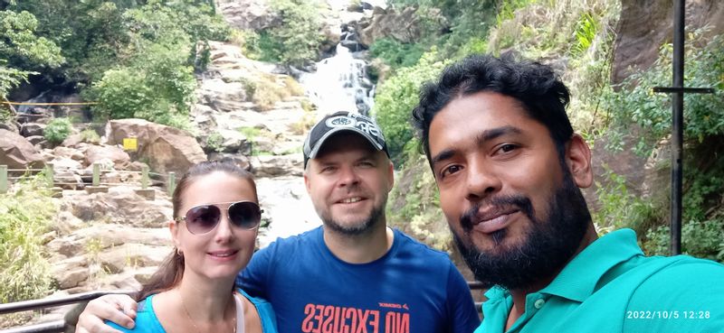 Colombo Private Tour - Ravana waterfall 