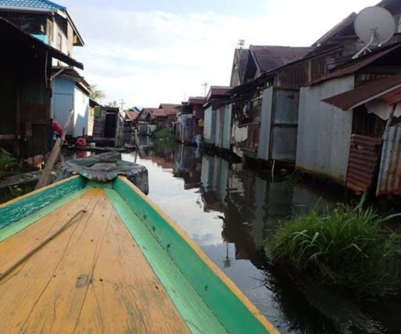 South Kalimantan Private Tour - Small river 