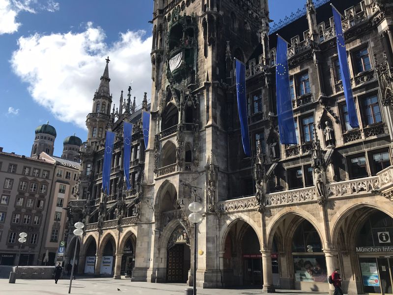 Bavaria Private Tour - Munich Marienplatz