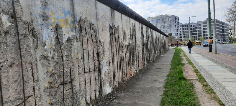 Berlin Private Tour - Berliner Mauer / wall 3,60 m hoch / tall