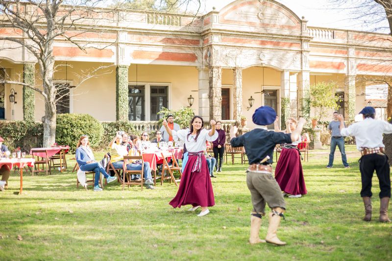 Buenos Aires Private Tour - Folckloric music and dances at the Estancia
