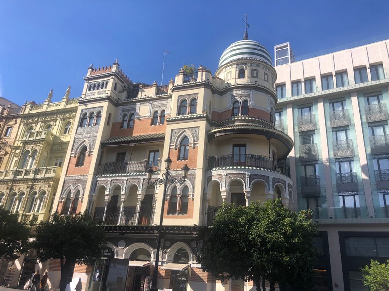 Andalucia Private Tour - Adriática building 