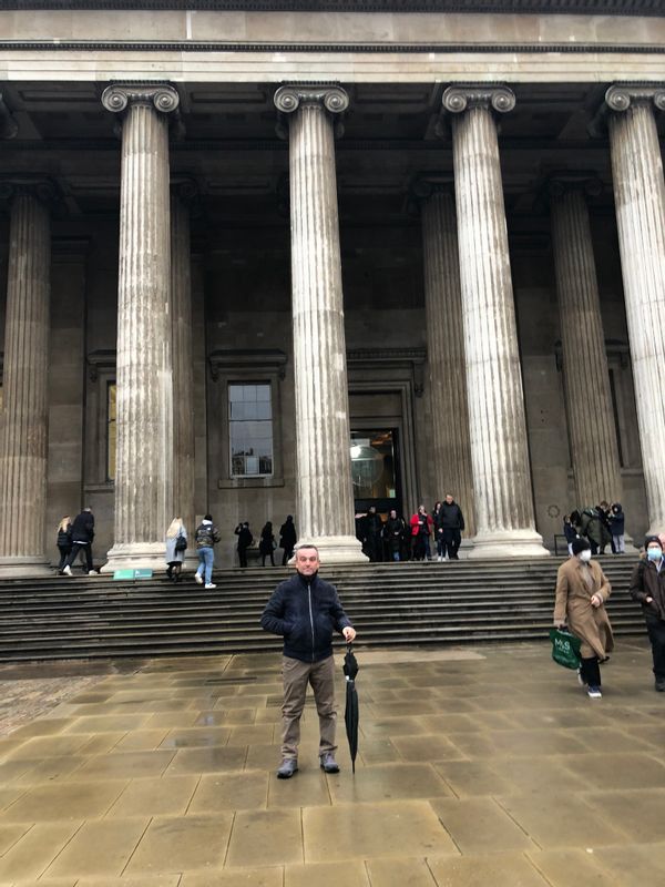 Surrey Private Tour - Me in front of British Museum