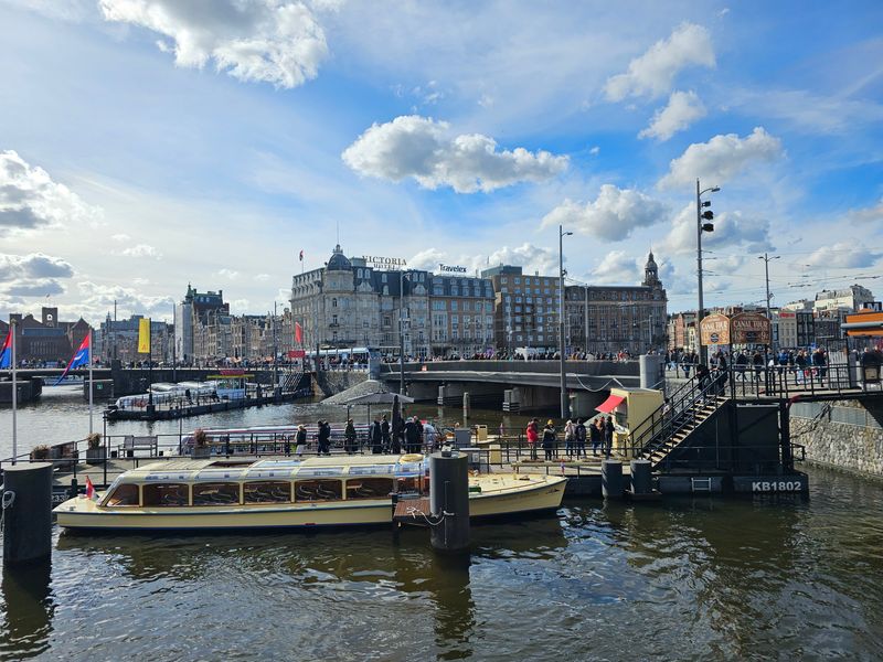 Amsterdam Private Tour - Picturesque area of the central station.