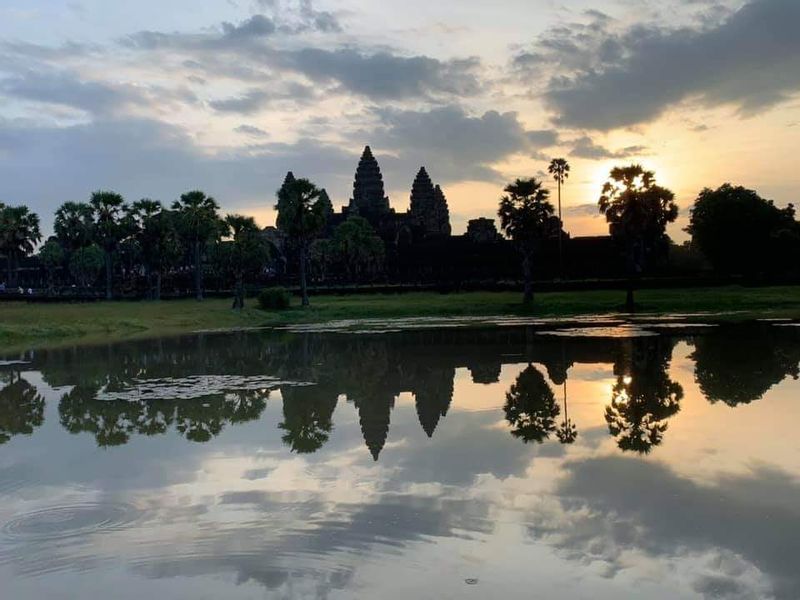 Siem Reap Private Tour - Sunrise at Angkor Wat