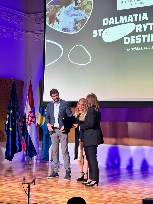 Split Private Tour - Award ceremony for heritage interpreters of Split-Dalmatia county who participated in the project 'Dalmatia Storytelling Destination', in which I was rewarded with a plaque of excellence for my tour - World War II in Split.