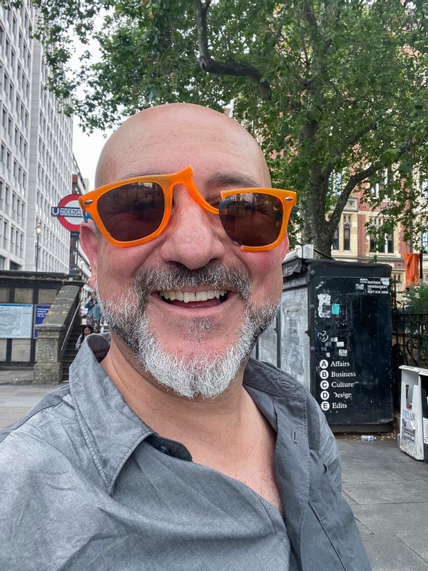 London Private Tour - Self designed sunglasses :)