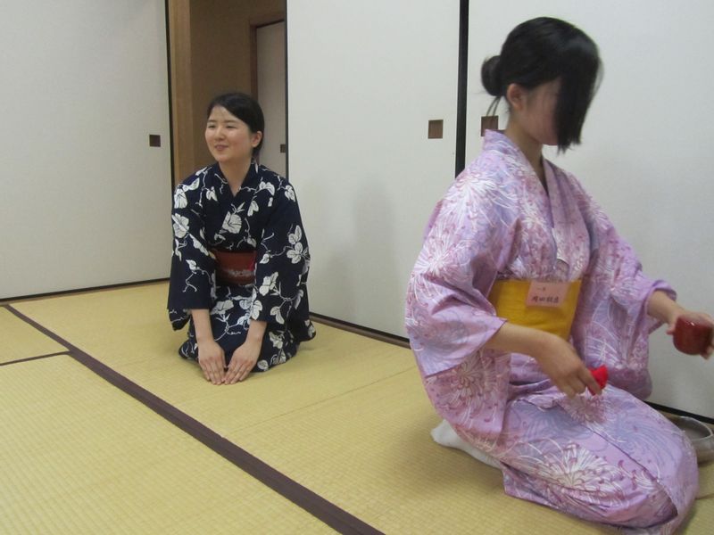 Fukuoka Private Tour - I practice tea ceremony