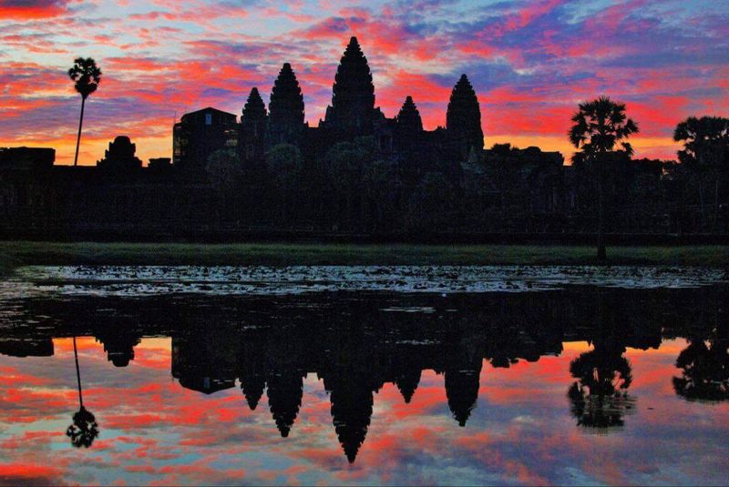 Siem Reap Private Tour - a majestic Sunrise of Angkor Wat 