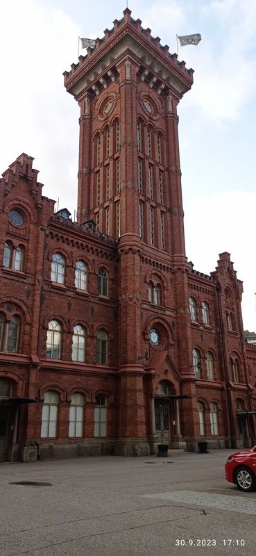 Helsinki Private Tour - Fire station in Helsinki city centre 