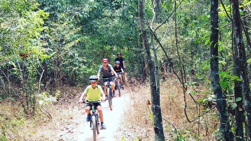 Siem Reap Private Tour - Off beaten Family Tour 