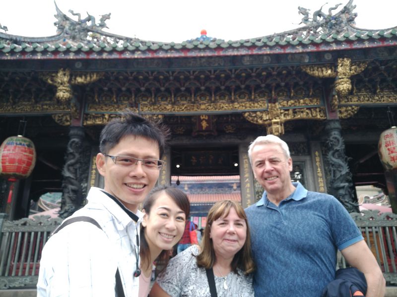 Taipei Private Tour - Visiting LongShan Temple