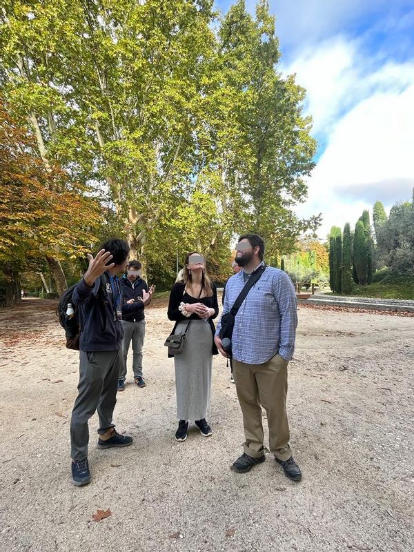 Madrid Private Tour - With a group at the Retiro Park
