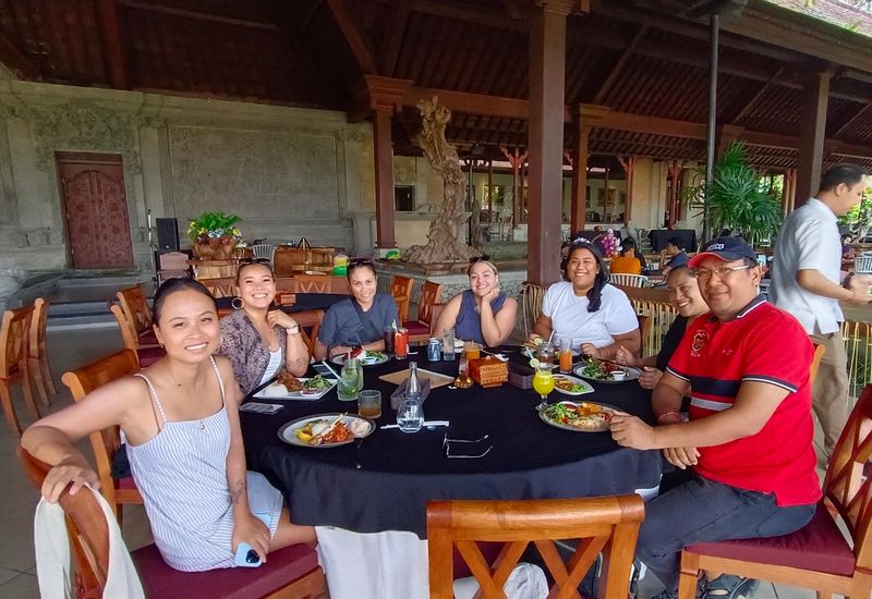Bali Private Tour - Happy Lunch Time at Taman Bidadari Ubud