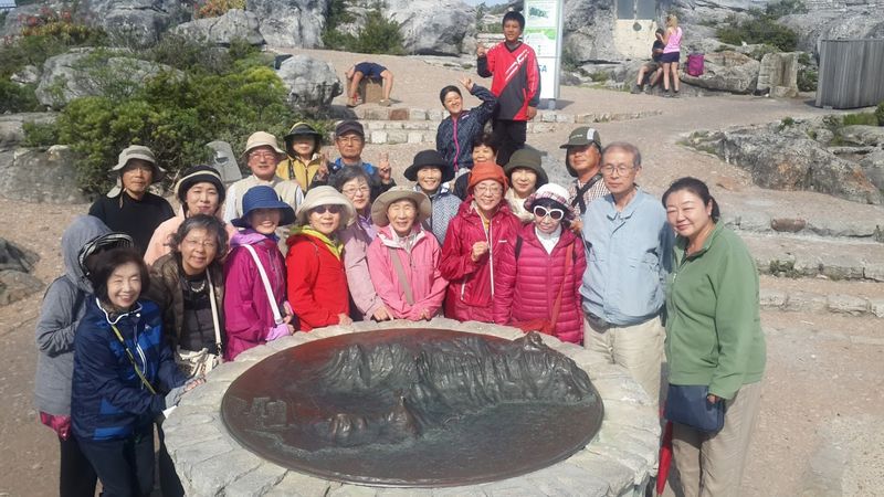 Western Cape Private Tour - Japanese group on Table Mountain