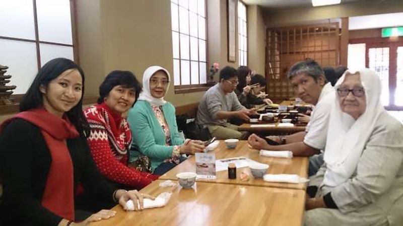 Osaka Private Tour - They had lunch without any pork and alcohol at Miyama,a Japanese-style restaurant in front of Todaiji,Nara.