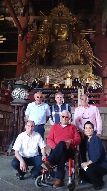 Osaka Private Tour - Costomers from Netherland  at Todaiji Temple
They are very interested with how a great statue of Buddha and his/her house was constructed.