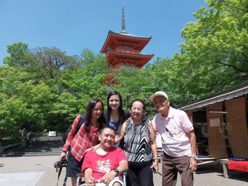 Osaka Private Tour - After lunch at a stall close to Kyomizu-dera Temple