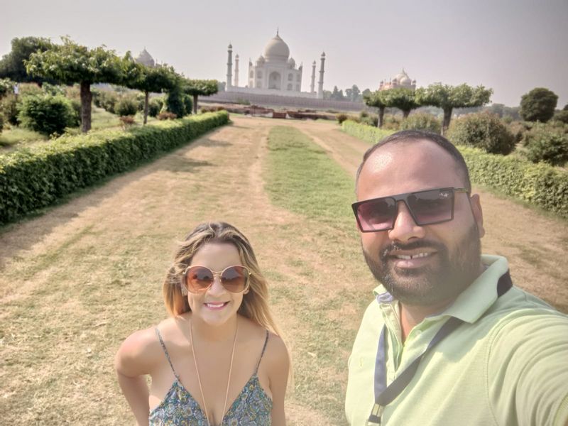 Agra Private Tour - Taj Mahal with solo Traveler from USA