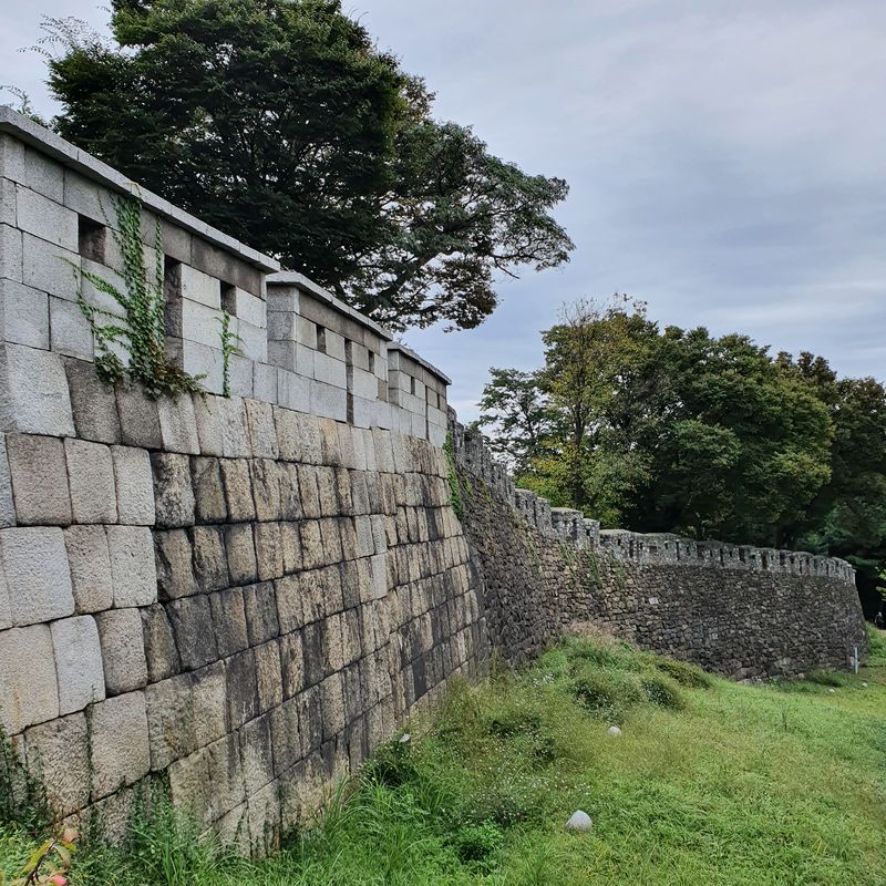 Seoul Private Tour - Seoul city wall