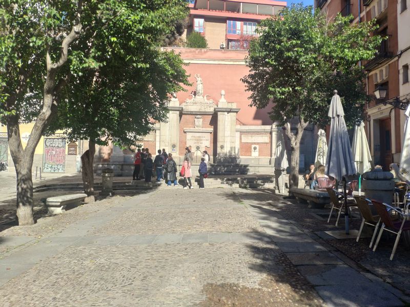 Madrid Private Tour - Fountain in Plaza de la Cruz Verde