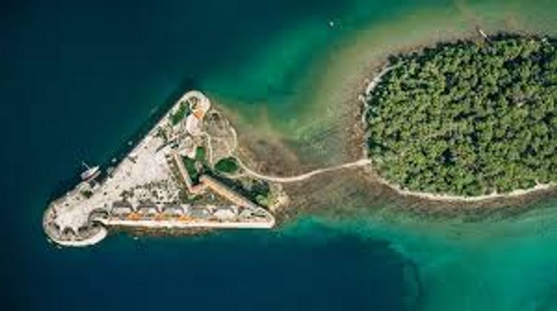 Sibenik Private Tour - St. Nicholas fortress in St.Anthony Channel, Šibenik