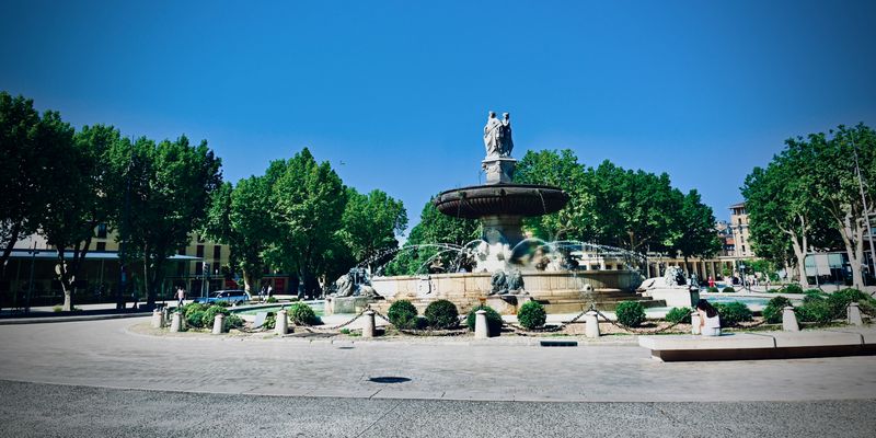 Aix en Provence Private Tour - Benjamin Reilly Aix Fountain Tour