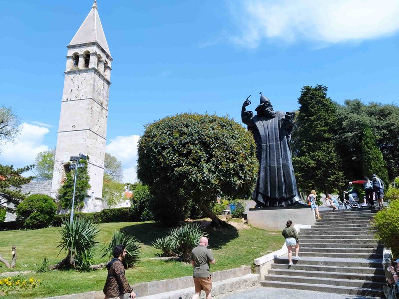 Split-Dalmatia County Private Tour - Gregory of Nin statue