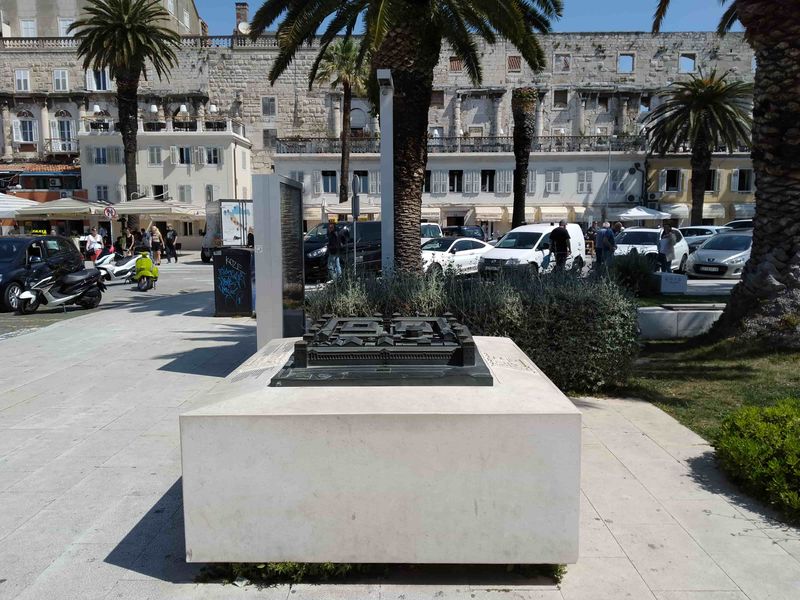 Split-Dalmatia County Private Tour - Bronze model of Diocletians palace
