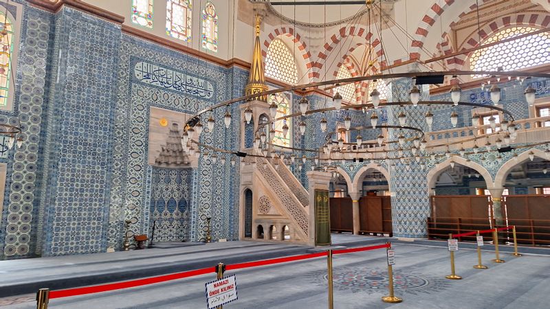 Istanbul Private Tour - Rustem Pasa Mosque 