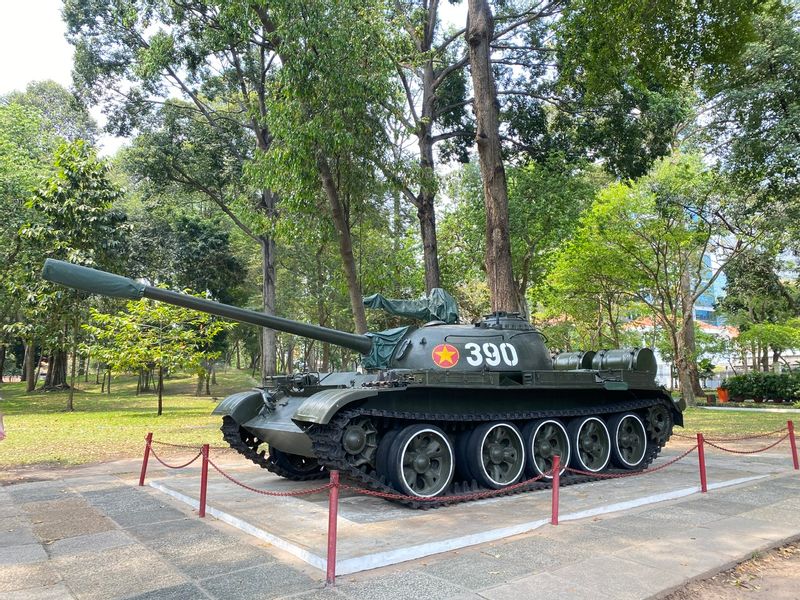 Ho Chi Minh Private Tour - Independence Palace_Tank