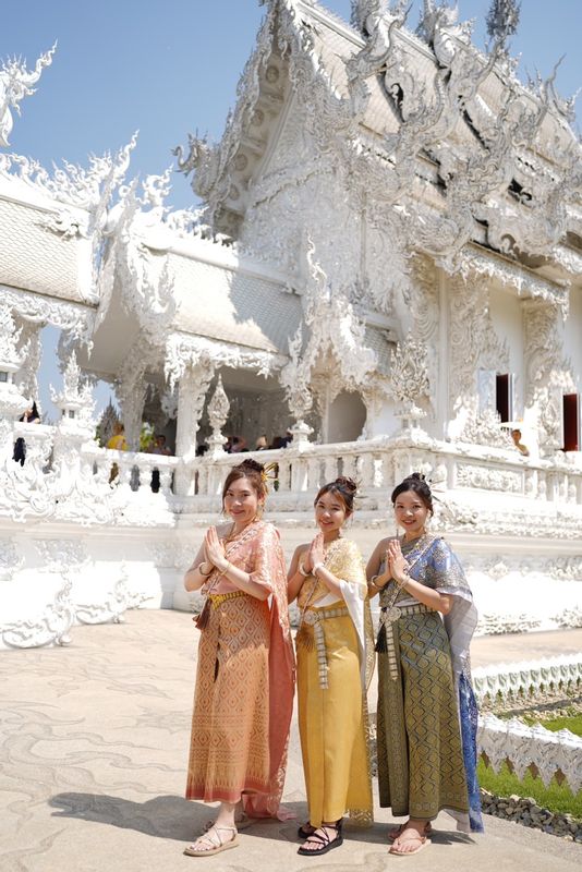 Chiang Mai Private Tour - Thai Traditional Dress in the White Temple. 