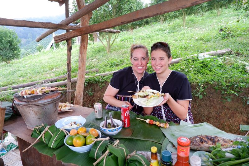 Chiang Mai Private Tour - Cooking BBQ for Lunch in the orange farm.