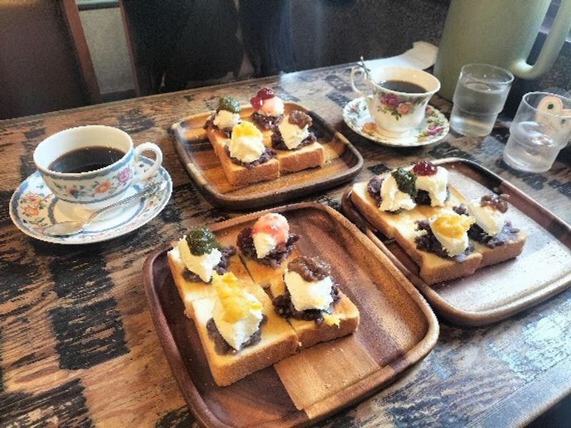 Aichi Private Tour - local breakfast at coffee