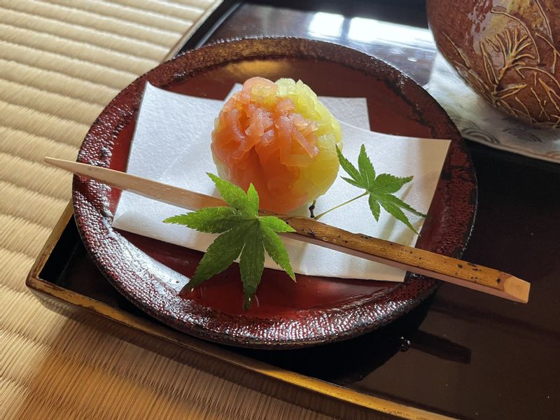 Nagasaki Private Tour -  Enjoying Japanese sweets and matcha at Kofuku-ji Temple.