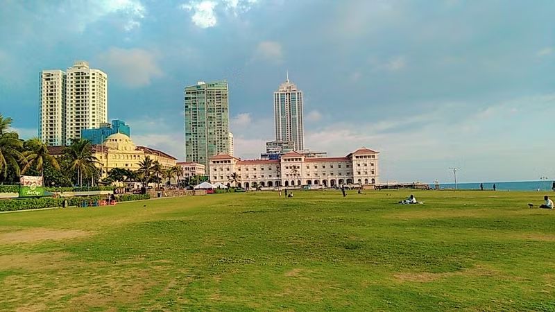 Galle Private Tour - Galle face green 