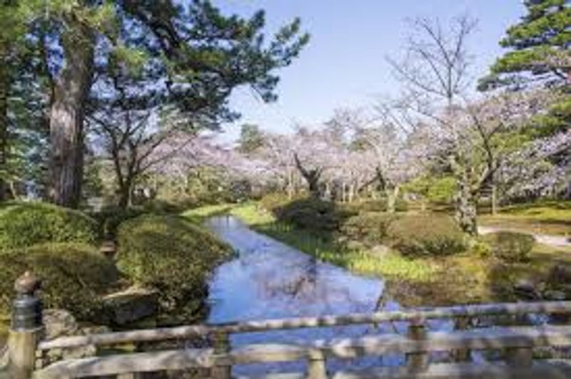 Ishikawa Private Tour - Kenrokuen Garden