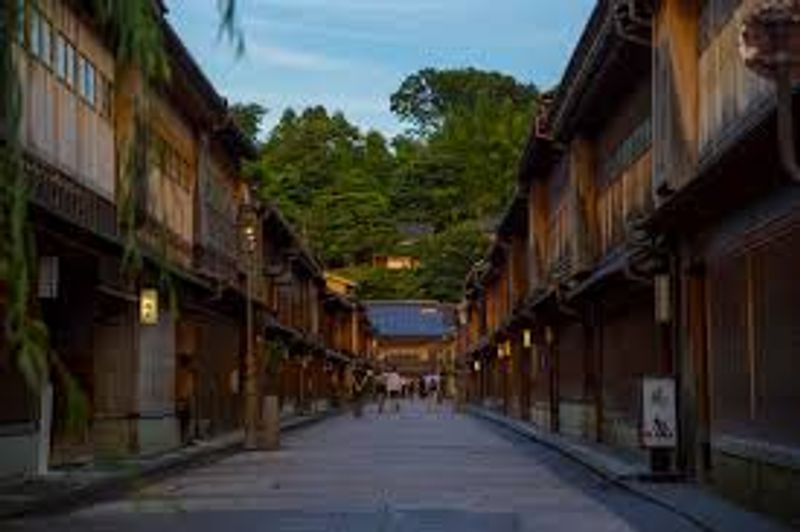 Ishikawa Private Tour - Higashi Chaya District 